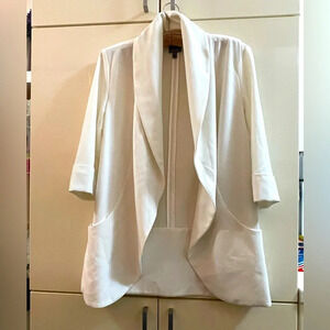 Queen Collection Woman’s Blazer Jacket size XS Ivory